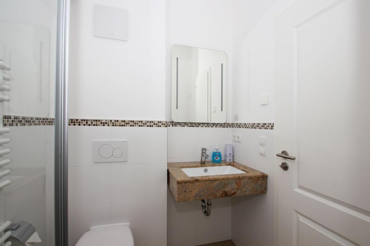 Strandnahe Fewo Mit Balkon, Gratis Nutzung Vom Ahoi Erlebnisbad Und Sauna In Sellin - Rex Rugia Fewo 13-7 Lobbe Exterior foto